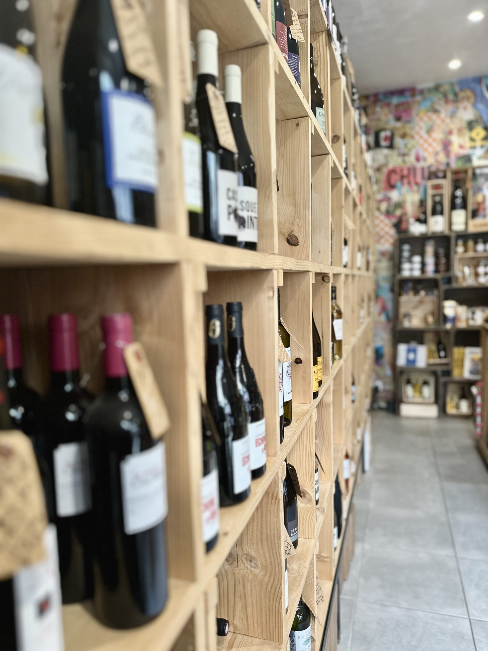 Sélection de vins et bouteilles dans la cave Sueño à Quissac
